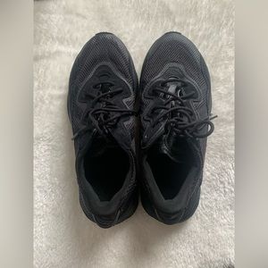 Adidas Ozweego Mens sneakers, Triple Black size 10
